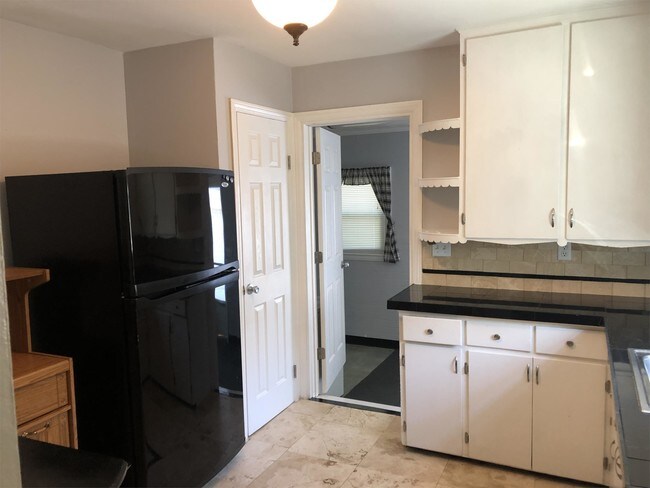 Building Photo - 2411 Forest Rd