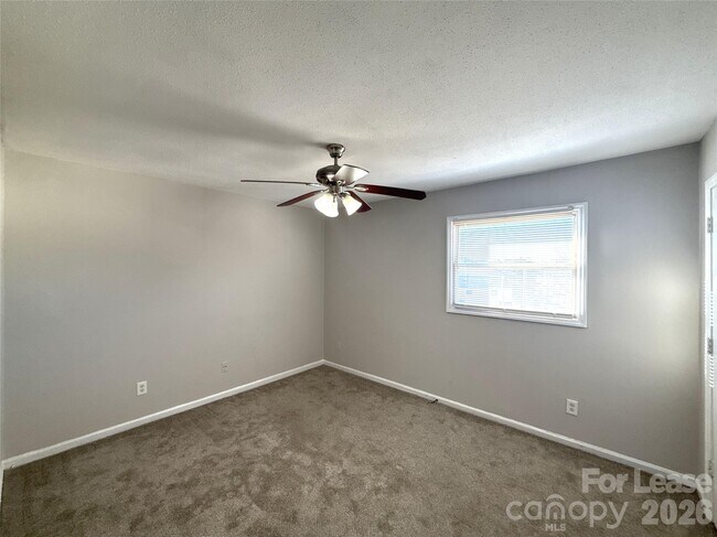 Building Photo - 7906 Oak Meadow Ct