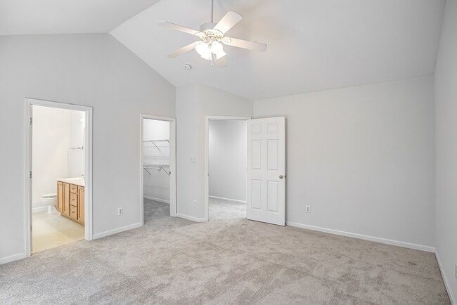 Building Photo - 2103 Templeton Gap Dr