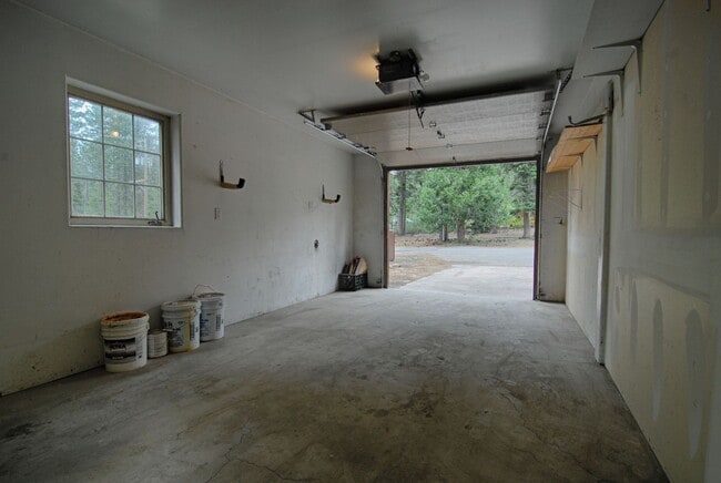 Building Photo - 7020 Yaho Ave