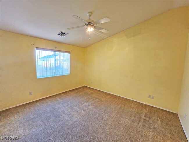 Building Photo - 960 Lone Pine Rd