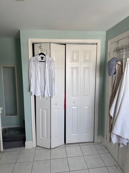 3rd fl bathroom closet large - 1518 S 13th St
