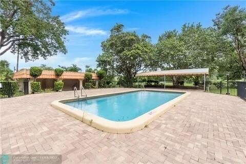 Building Photo - 6001 N Falls Cir Dr