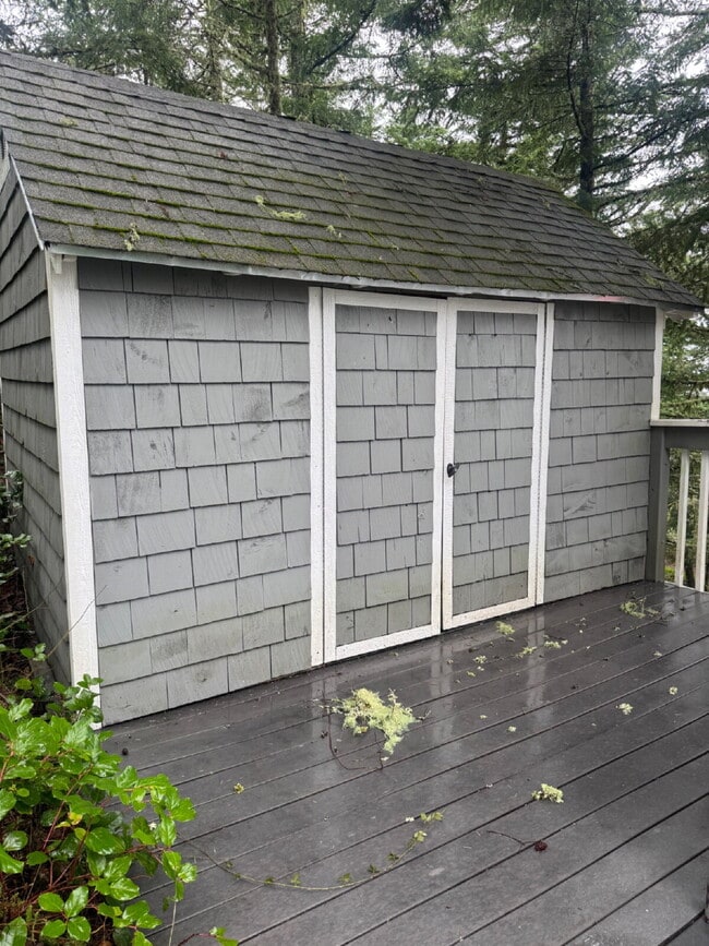 Building Photo - Private Orcas Island home with scenic views and tranquil outdoor space