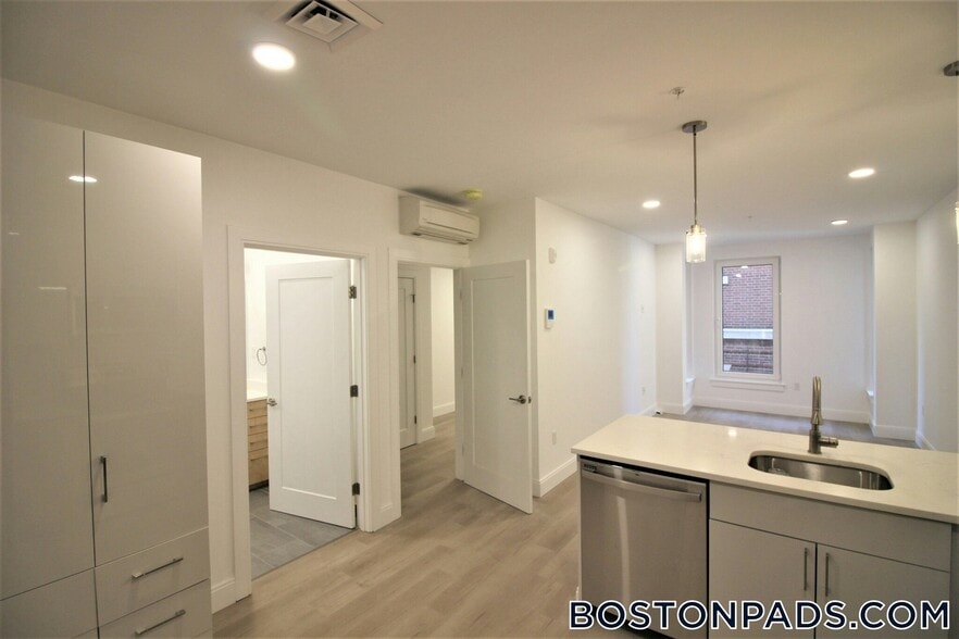 Building Photo - 1 Newcomb St