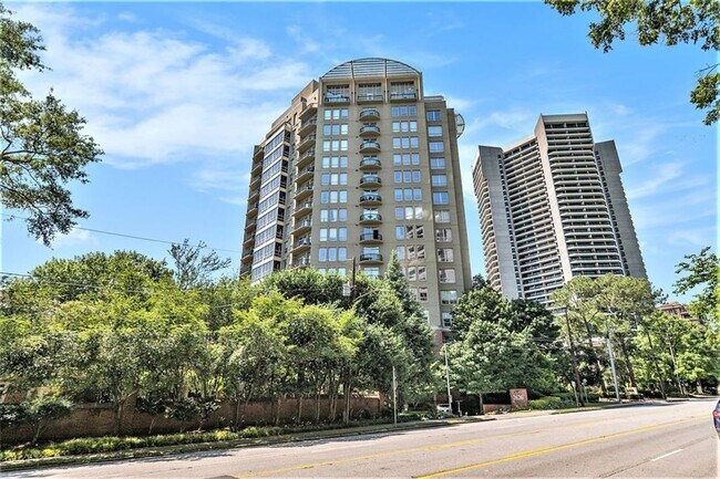 Building Photo - 2626 Peachtree Rd NW