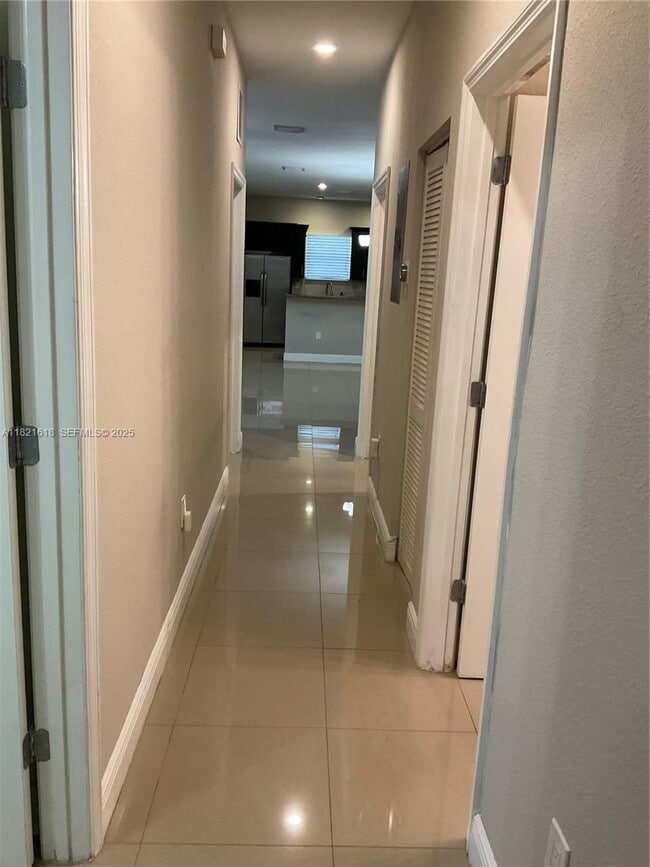 Building Photo - 798 NE 43rd St