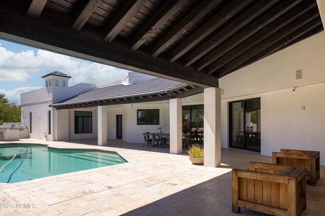 Building Photo - 6718 E San Juan Ave