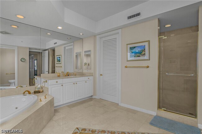 Building Photo - 8787 Bay Colony Dr