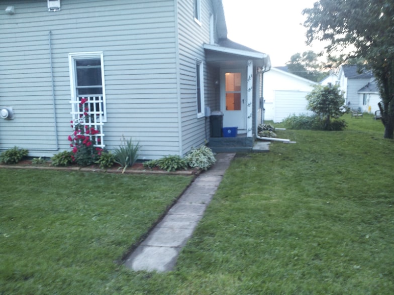 Building Photo - 310 E Saratoga St