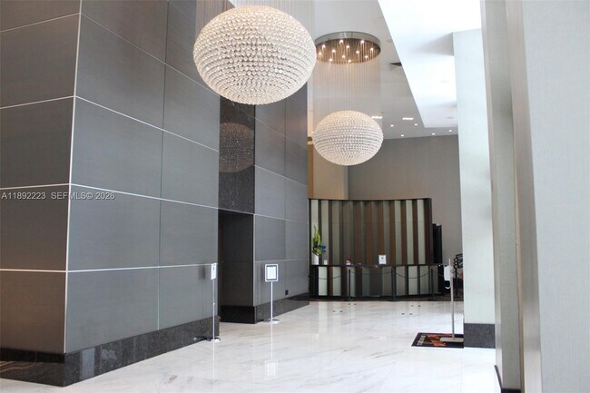 Building Photo - 951 Brickell Ave