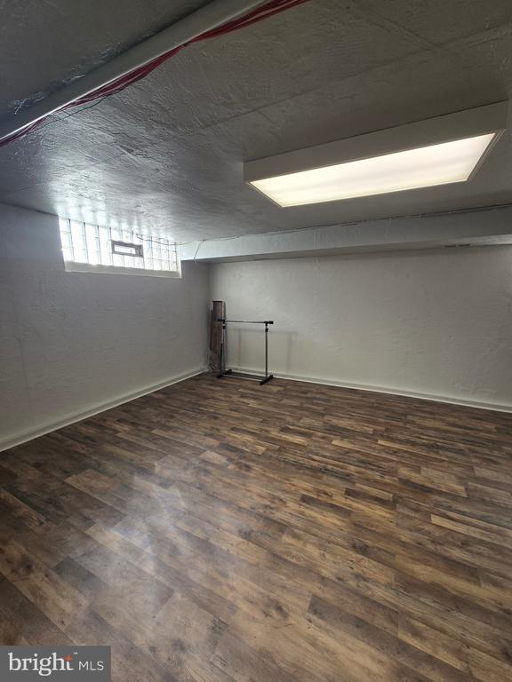 Building Photo - 6504 BRADFORD Ter