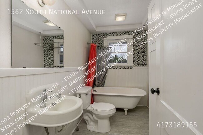 Building Photo - 1562 S National Ave