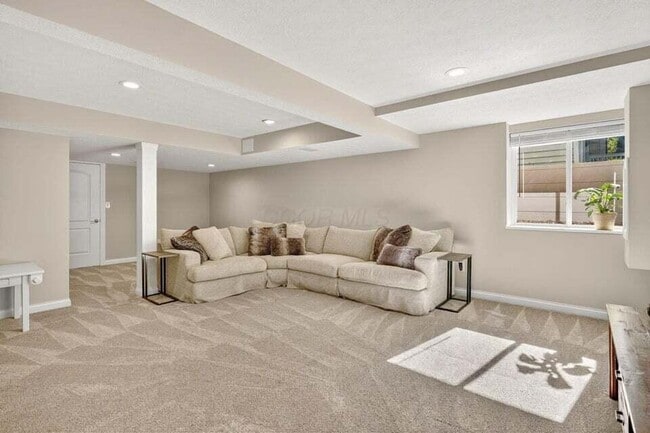 Building Photo - 5692 Sugarwood Dr