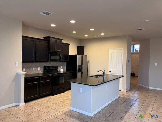 Building Photo - 472 Copper Hill Dr