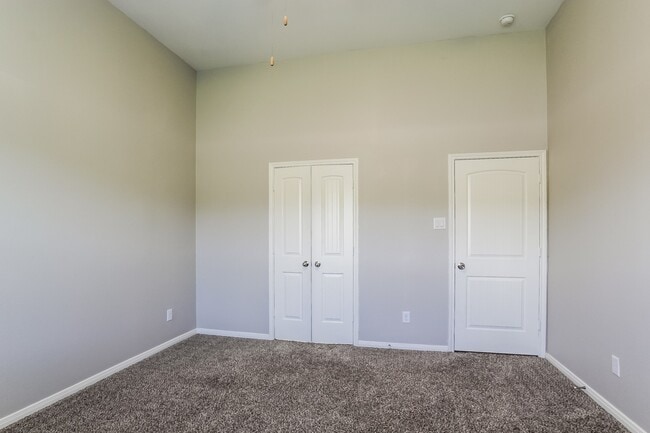 Building Photo - 22550 Stillwater Valley Ln