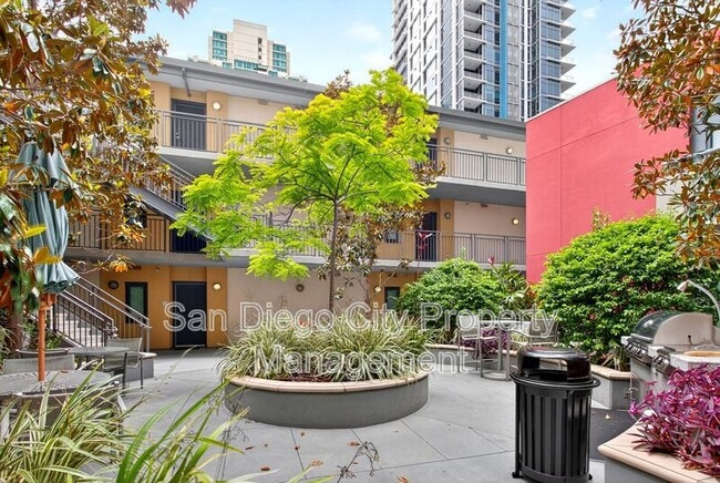 Building Photo - 1240 India St