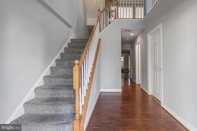 Building Photo - 8265 Glade Bank Dr