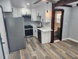 Building Photo - 3014 Clay Ave