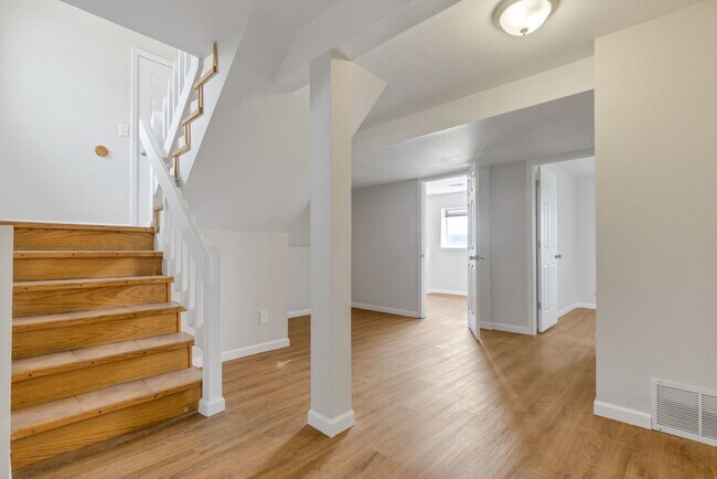 Building Photo - 20612 E Batavia Dr