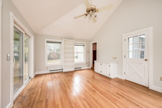 Building Photo - 110 Exeter Rd