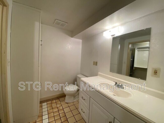 Building Photo - 145 E 500 S