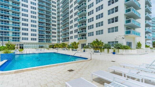 Building Photo - 6917 Collins Ave