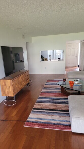 Building Photo - 5647 Summer Side Ln