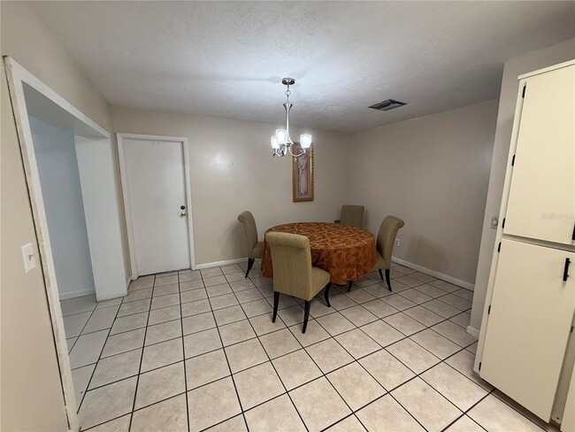 Building Photo - 8221 Malvern Cir