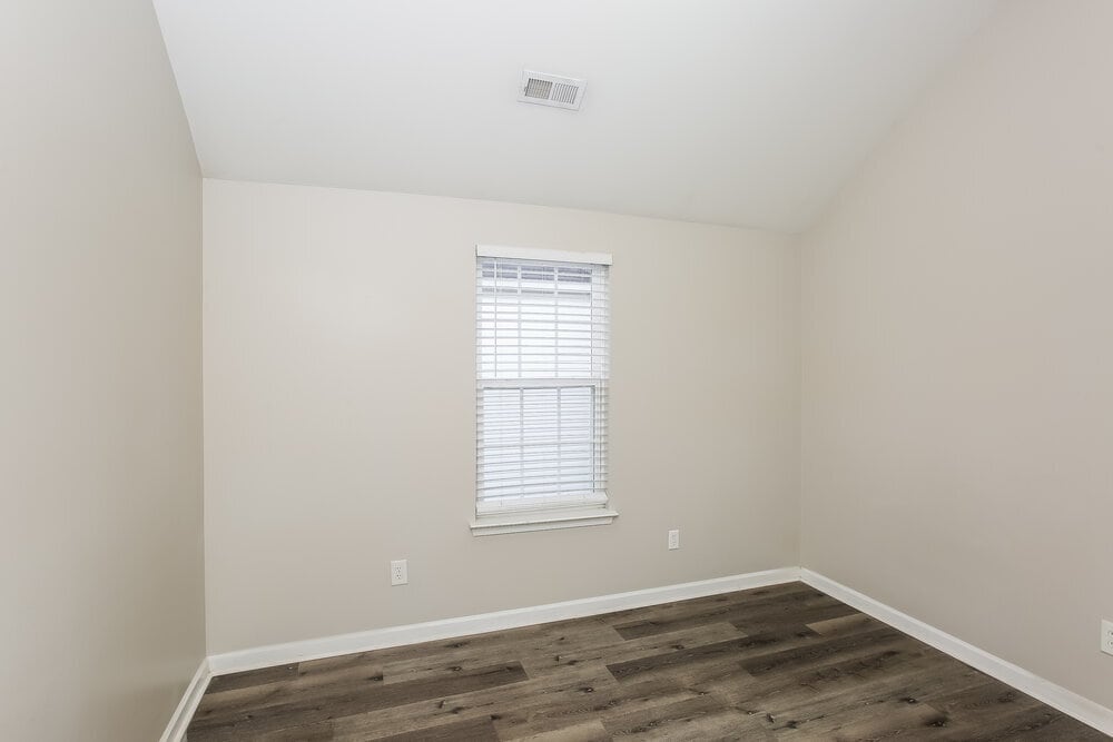 Building Photo - 7124 Fox Point Dr