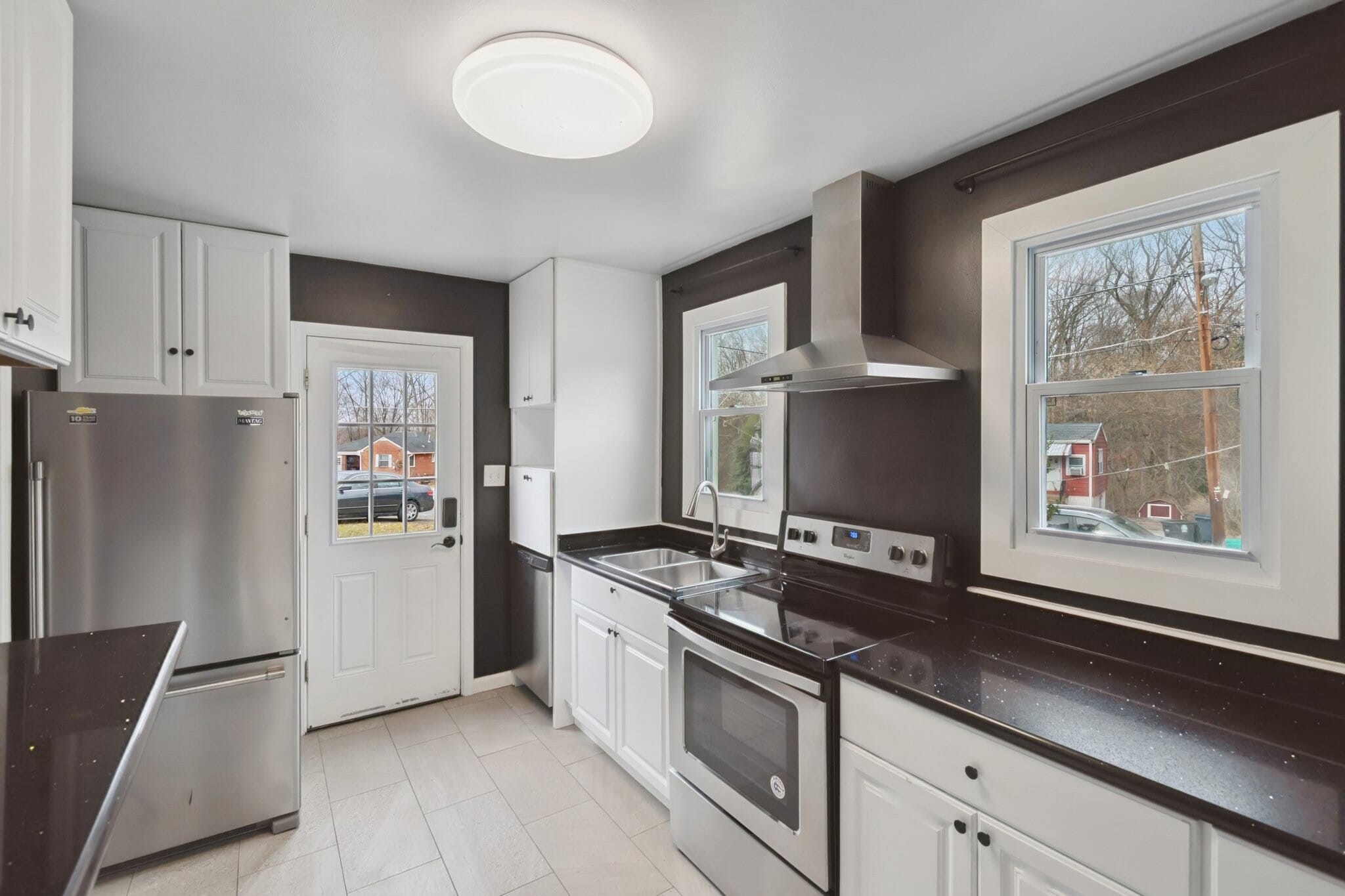 Building Photo - 14615 Crescent Dr