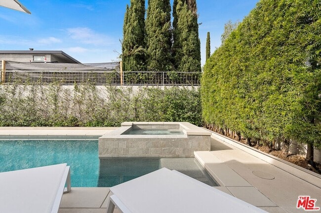 Building Photo - 2189 Summitridge Dr