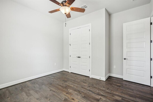 Building Photo - 124 Dreaming Plum Ln