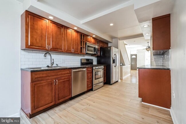 Building Photo - 1915 Fitzgerald St