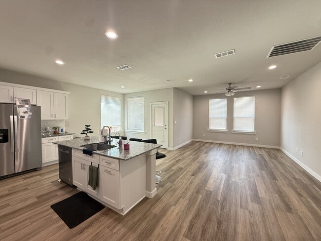 Building Photo - 2207 Matheson Dr