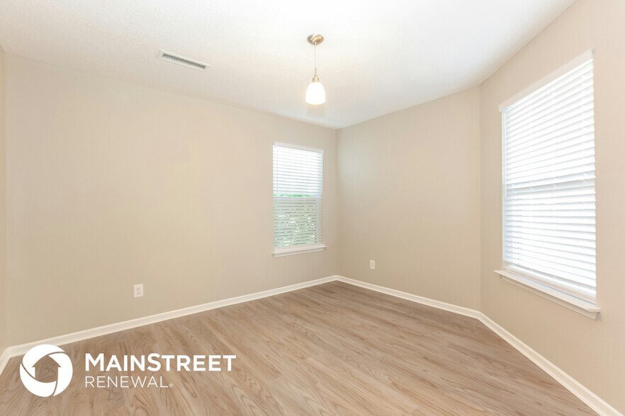 Building Photo - 2397 Collins Way