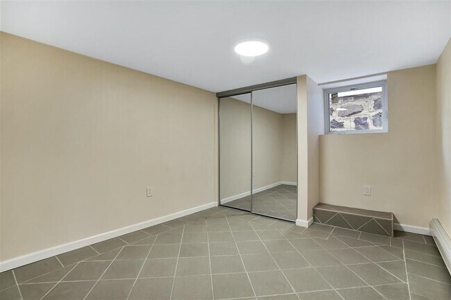 Building Photo - 126 75th St