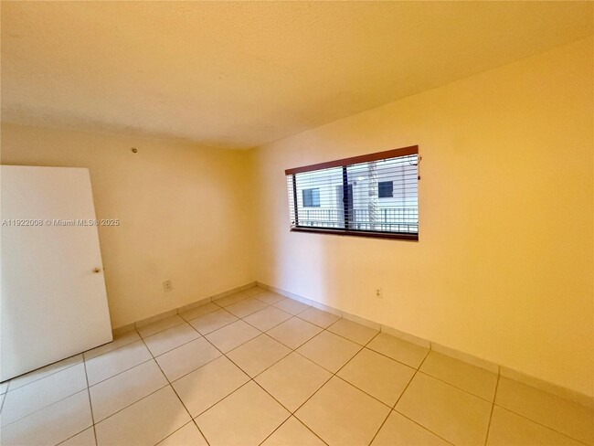 Building Photo - 8760 SW 133rd Avenue Rd