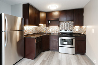 Kitchen - Candlewood Apartments