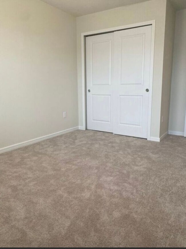 Building Photo - Isles of Lake Nona!! 3 Bedroom 2.5 Bathroom Townhome