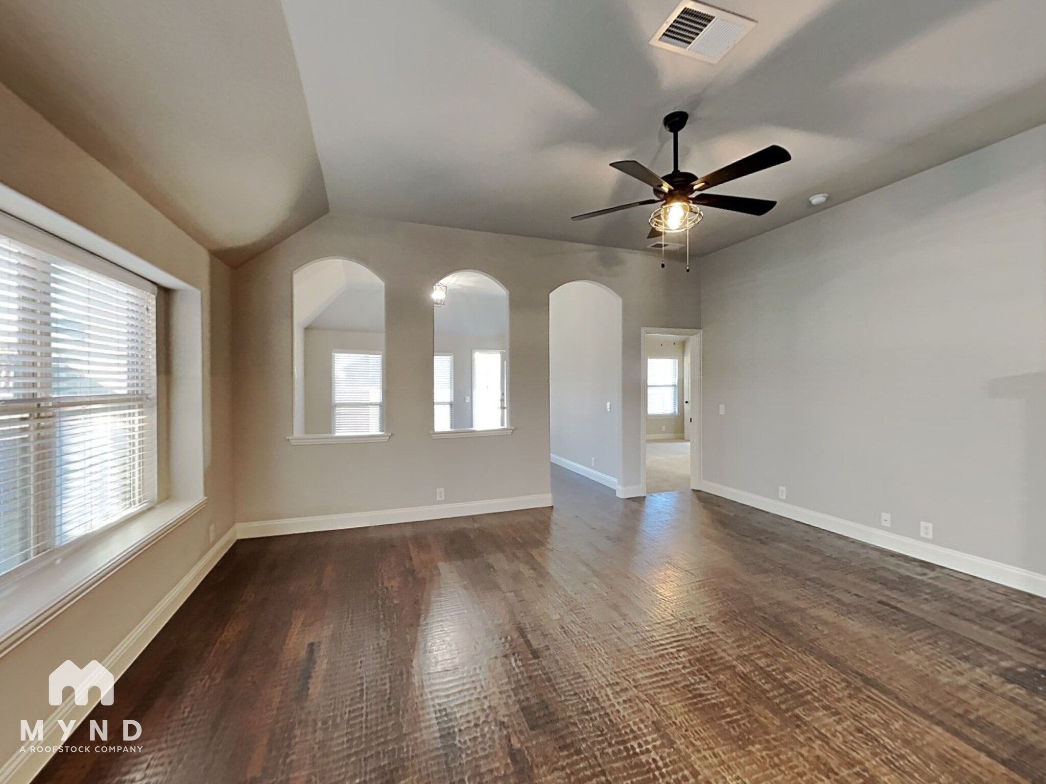 Building Photo - 4424 Oak Bluff Dr