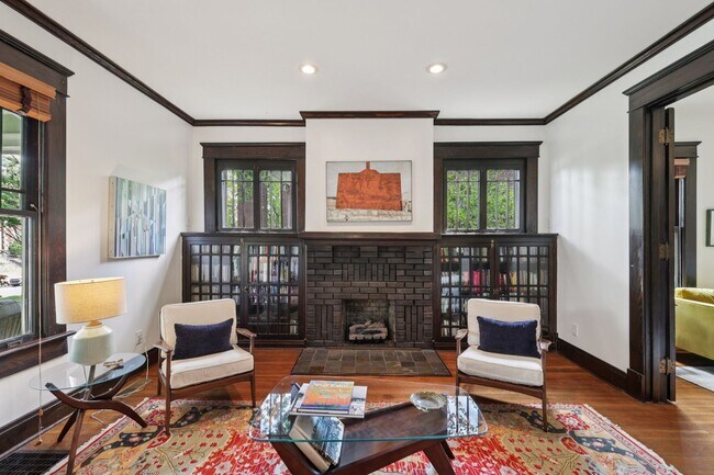 Building Photo - Beautiful Historic 4BR/3BA Gem | Hillsboro...