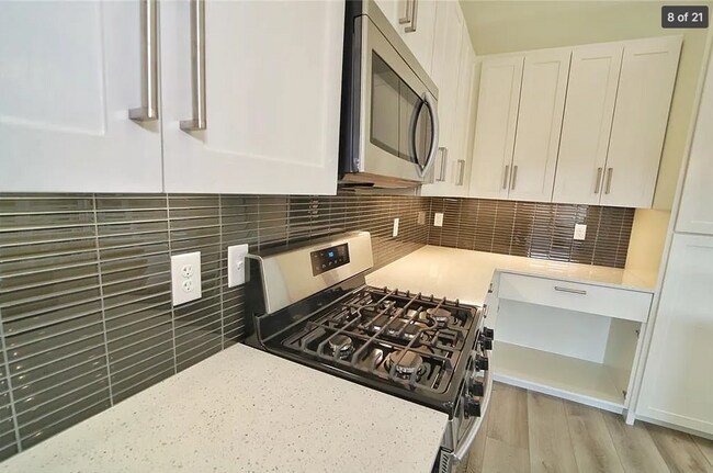 Building Photo - 313 College Ave