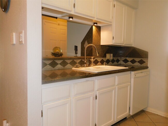Building Photo - 2120 El Paseo St