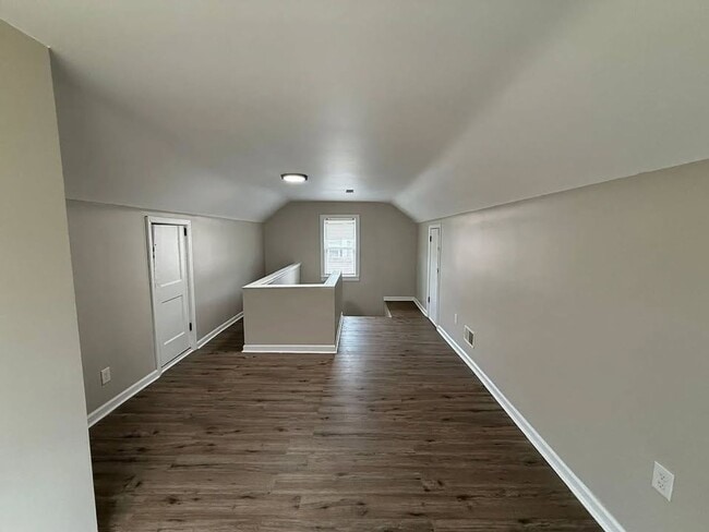 Building Photo - Fully Renovated Detroit Bungalow