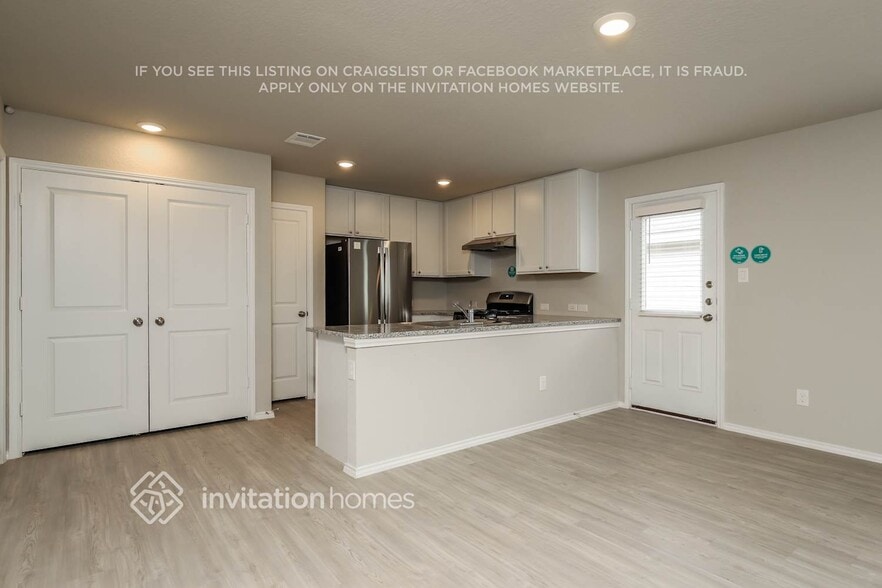 Building Photo - 10554 Varmus Dr