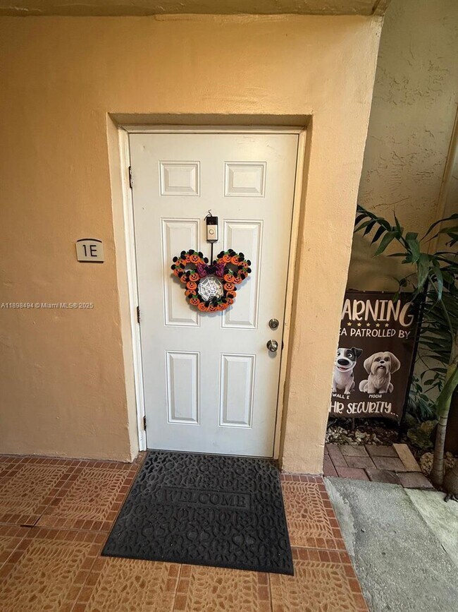 Building Photo - 4210 NW 79th Ave