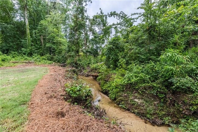 Building Photo - 1612 Branch Creek Cove