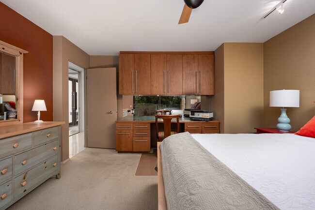 Building Photo - 52 Princeton Dr