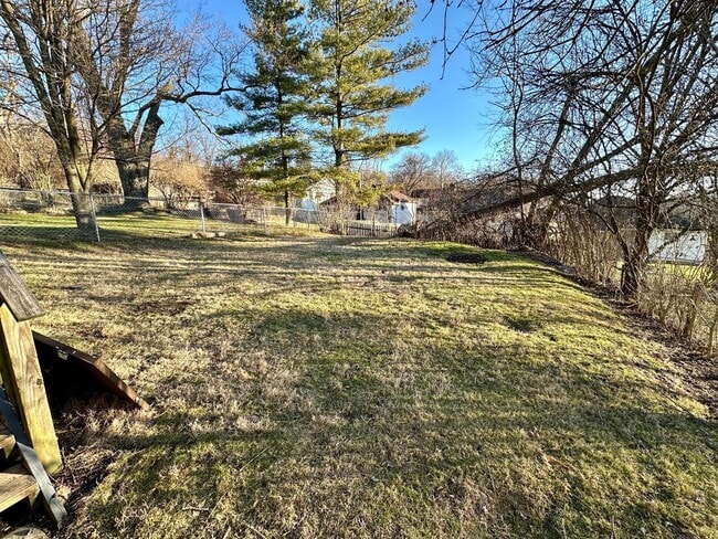 Building Photo - 8 Cord St